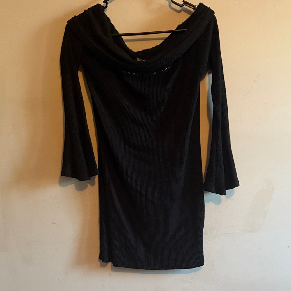 Heart Hips Elegant Black Off-Shoulder Dress